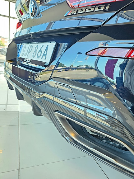 BMW M850i 8 of 11