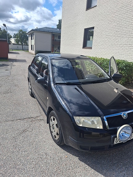 Skoda Fabia 2 of 5