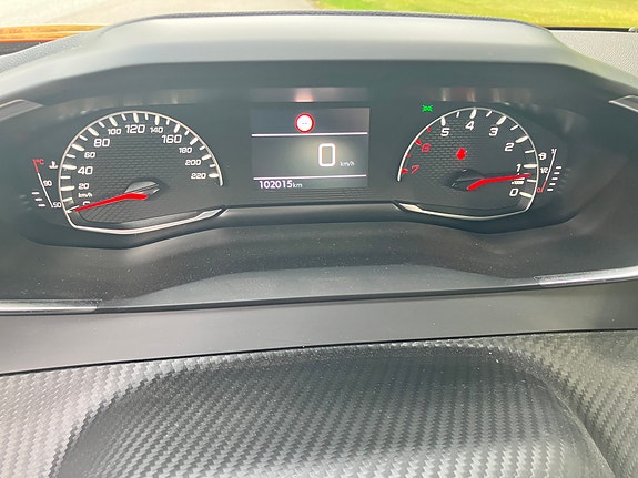 Peugeot 2008 9 of 13