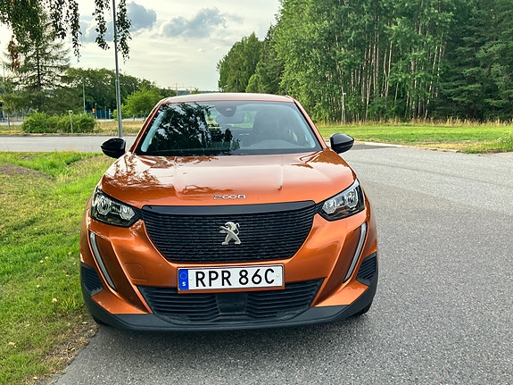 Peugeot 2008 2 of 13