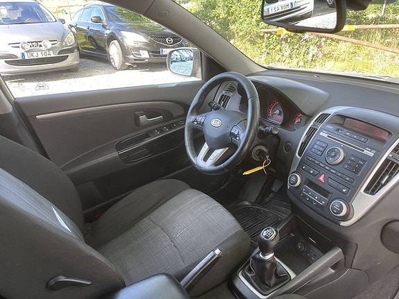 Kia Ceed 10 of 21
