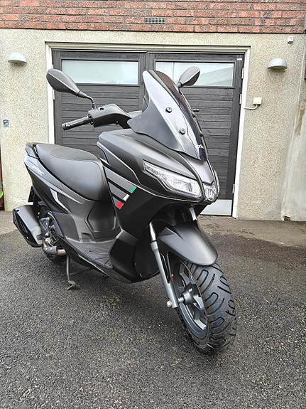 Aprilia SXR 50 3 of 4