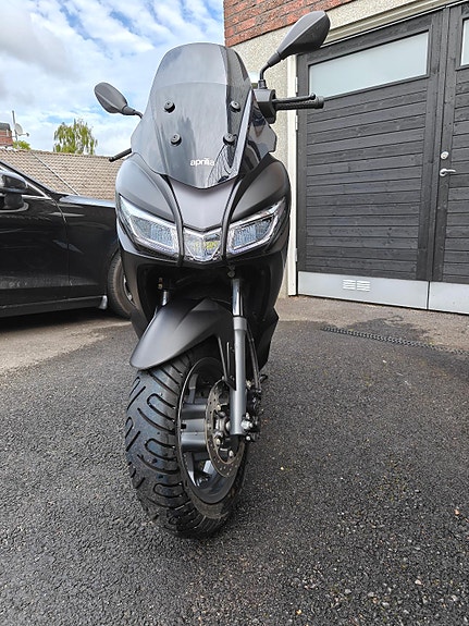 Aprilia SXR 50 2 of 4