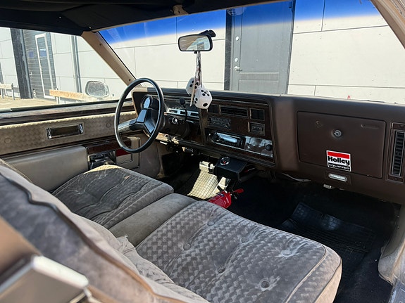 Oldsmobile Regency 4 of 5