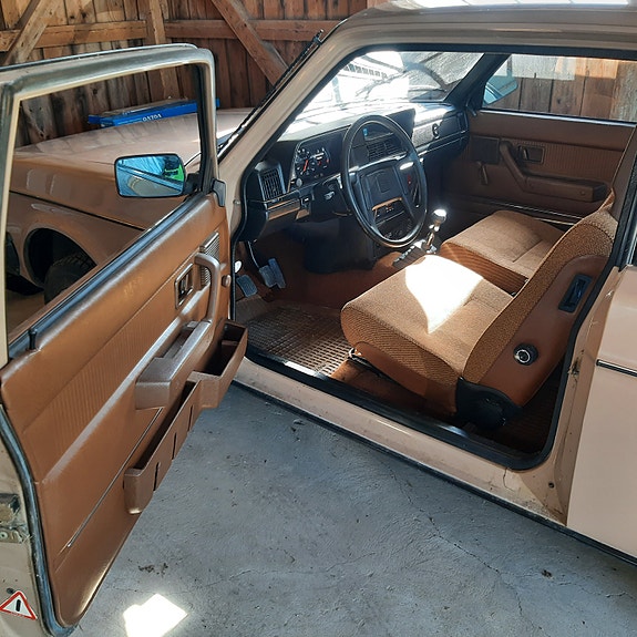 Volvo 242 6 of 8