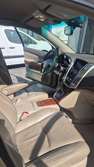 Lexus RX300 15 of 17