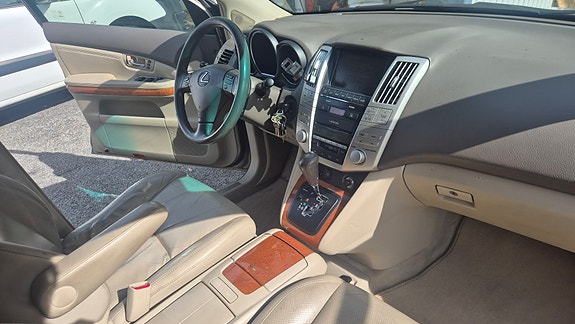 Lexus RX300 16 of 17