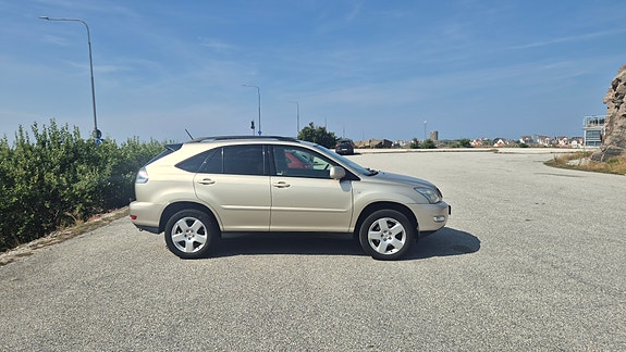 Lexus RX300 6 of 17