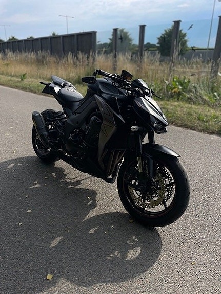 Kawasaki Z1000 4 of 5
