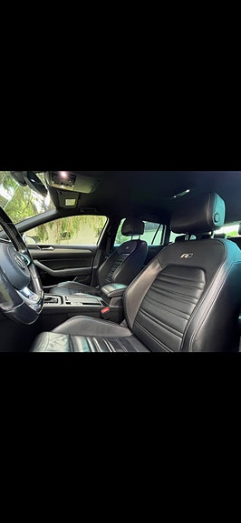Volkswagen Passat 9 of 12