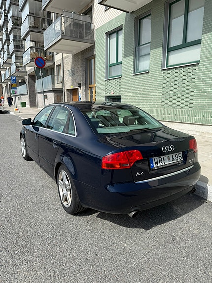 Audi A4 4 of 9