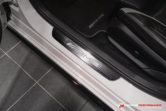 Mercedes-Benz C63 14 of 30