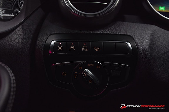 Mercedes-Benz C63 12 of 30