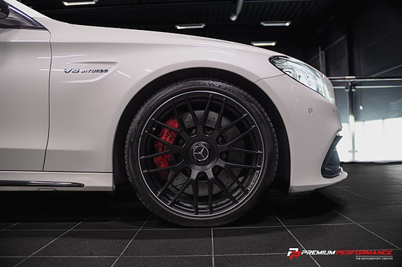 Mercedes-Benz C63 6 of 30