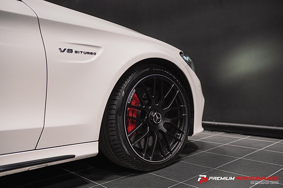 Mercedes-Benz C63 7 of 30