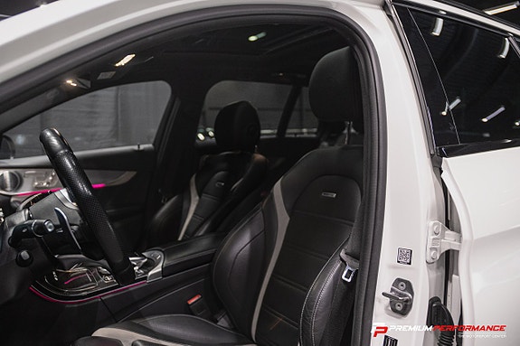 Mercedes-Benz C63 15 of 30