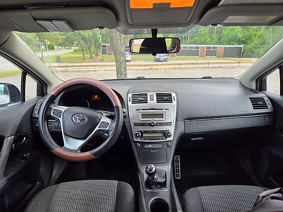Toyota Avensis 5 of 5