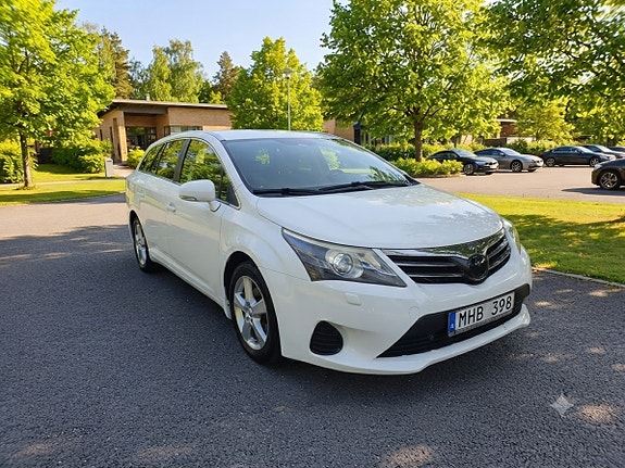 Toyota Avensis 4 of 5