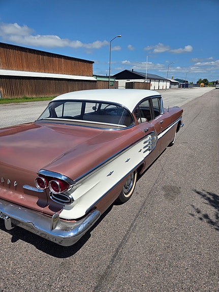 Pontiac 2 of 5