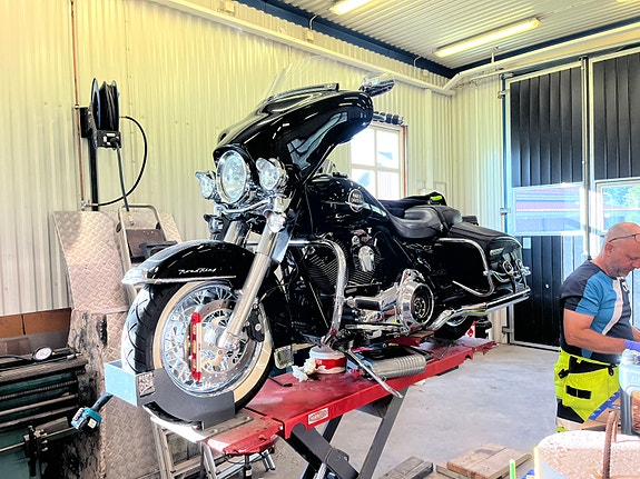 Harley-Davidson Road King Classic svart 17 of 29