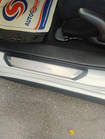 Honda Civic 21 of 25