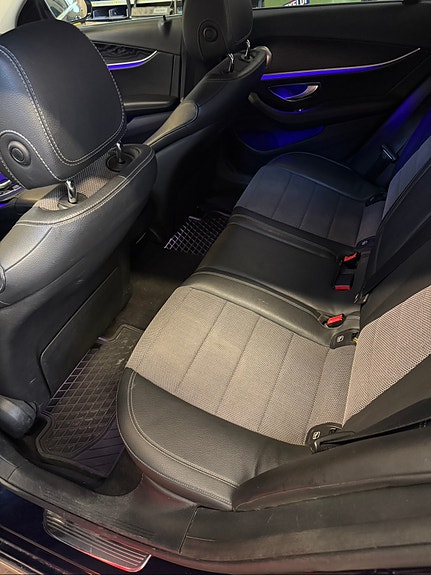 Mercedes-Benz E220 7 of 7