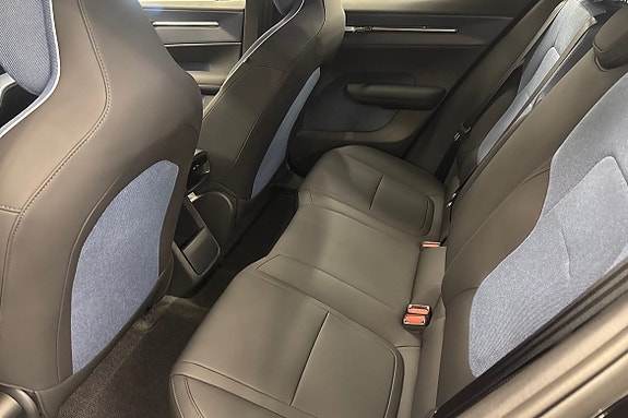 Volvo EX30 12 of 19