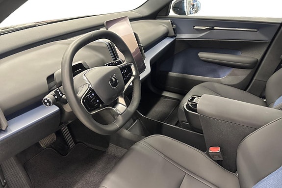 Volvo EX30 8 of 19