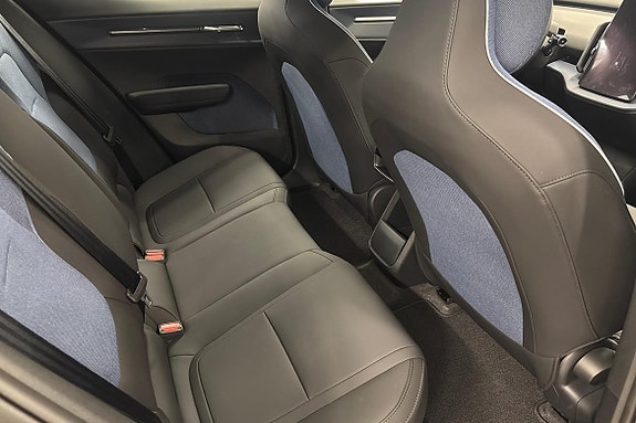 Volvo EX30 11 of 19