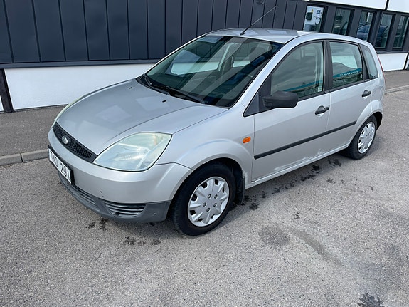 Ford Fiesta 2 of 5
