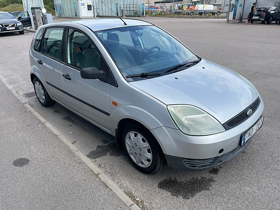 Ford Fiesta 4 of 5