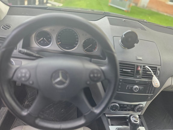 Mercedes-Benz C200 10 of 11