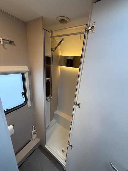 Adria Adora 573PT årsmodell 2021 – Mover, Cityvatten, Pluspaket & fuktgaranti 8 of 18