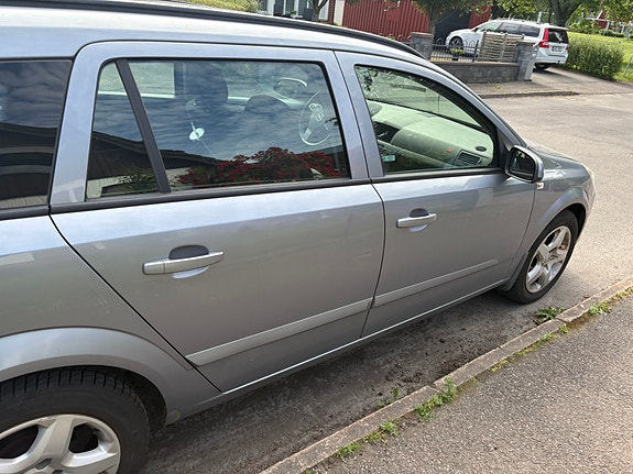 Opel Astra 4 of 5