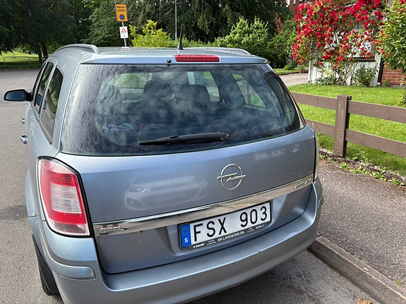 Opel Astra 2 of 5