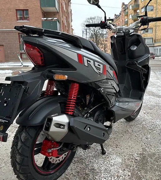 Motocr R9 3 of 4