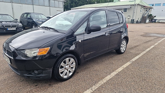 Mitsubishi Colt 2 of 5