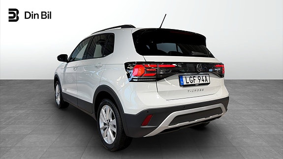 Volkswagen T-Cross 3 of 13