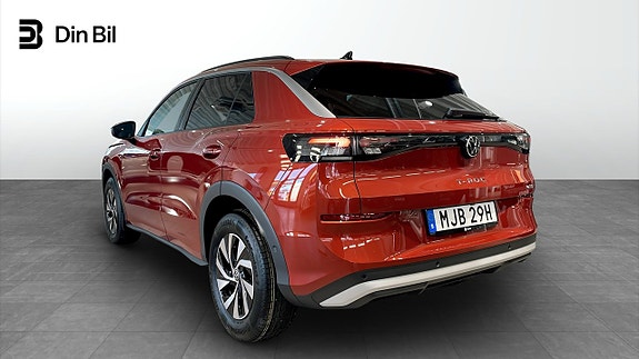 Volkswagen T-Roc 3 of 13