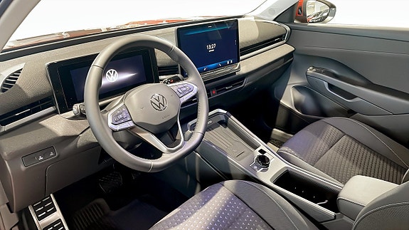 Volkswagen T-Roc 7 of 13