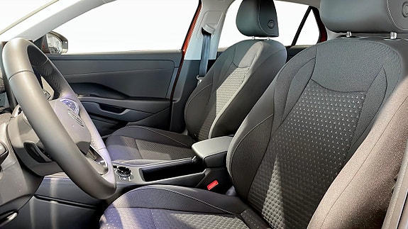 Volkswagen T-Roc 8 of 13