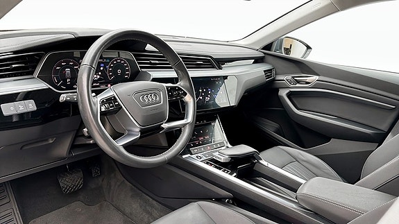 Audi Q8 e-tron 7 of 15