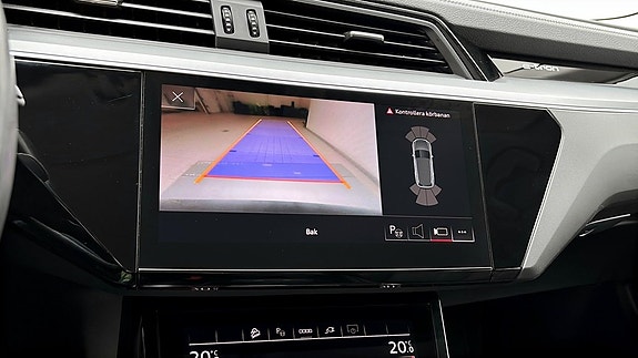 Audi Q8 e-tron 14 of 15