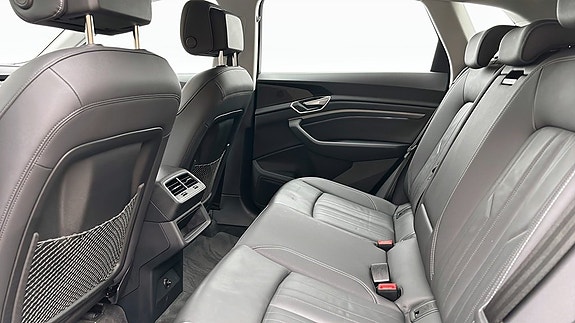 Audi Q8 e-tron 15 of 15