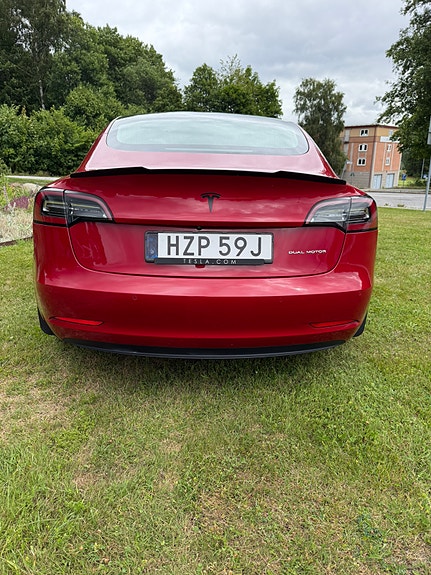 Tesla Model 3 5 of 5