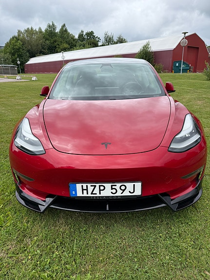 Tesla Model 3 3 of 5