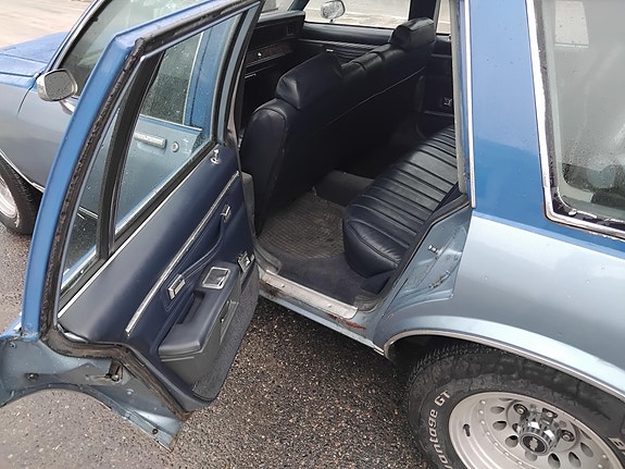 Chevrolet Caprice 10 of 16