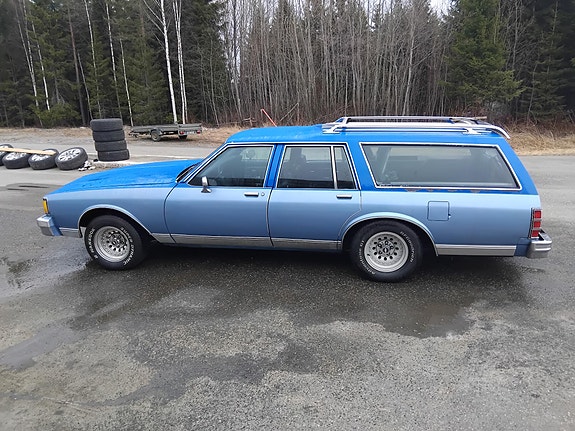 Chevrolet Caprice 8 of 16