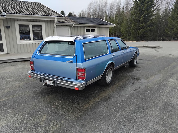 Chevrolet Caprice 5 of 16