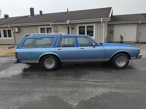 Chevrolet Caprice 3 of 16